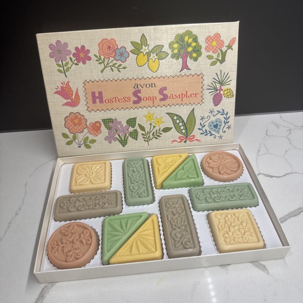 Avon Hostess Soap Sampler Box 12 Decorative Soaps Original 1960s New Unused USA